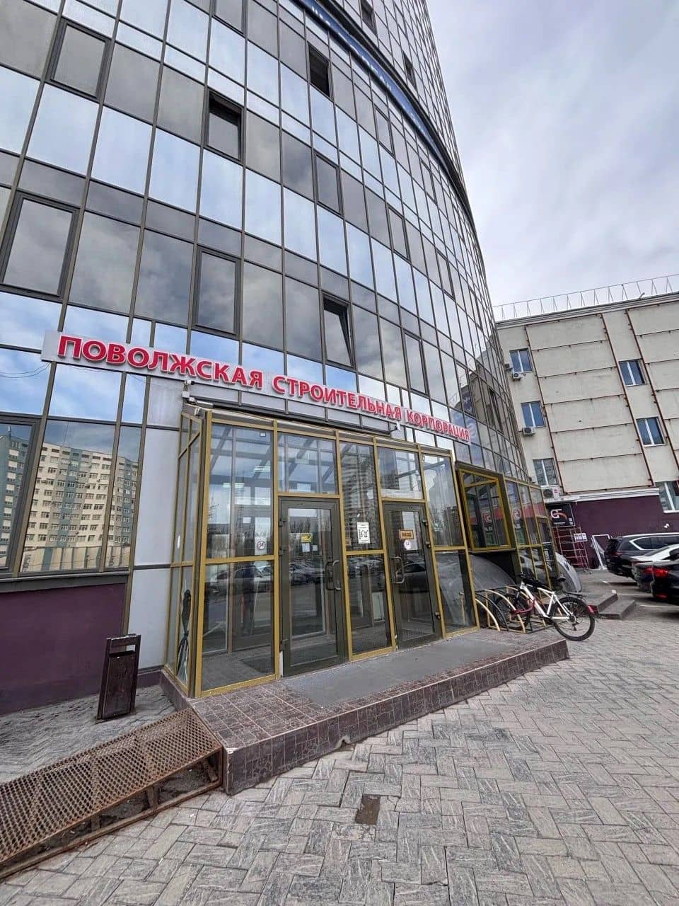 Здание бизнес-центра, где расположен офис партнёра